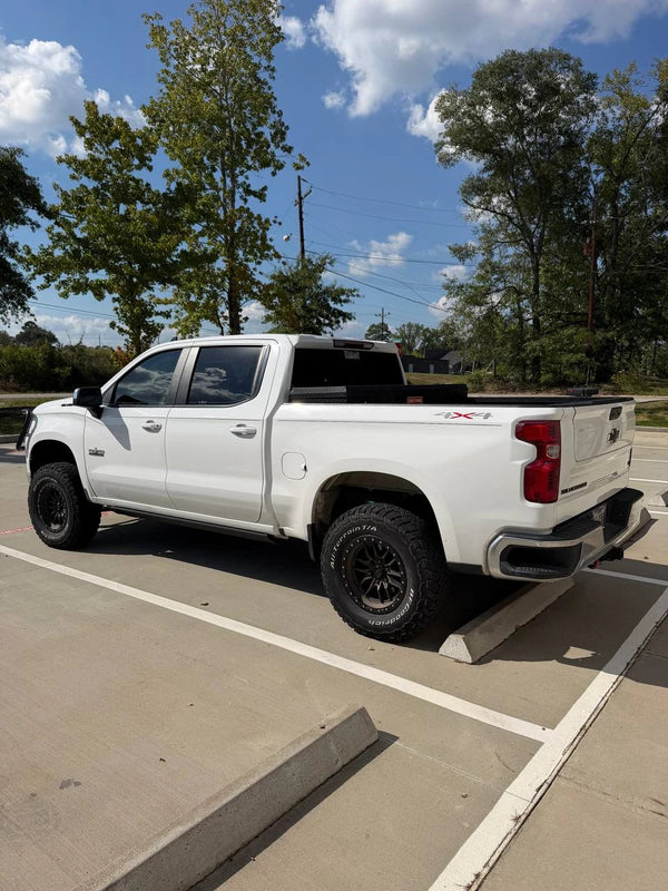 2022 Chevy 1500 with 4" BDS lift, Fox 2.0 and AMP steps, photo 1 of 5, installed by Lift Pro Customs in Willis, TX